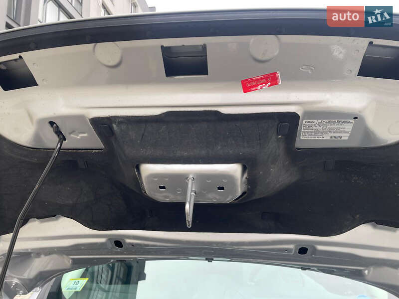 Внедорожник / Кроссовер Ford Escape 2019 в Новояворовске