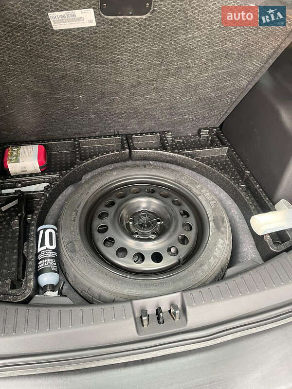 Внедорожник / Кроссовер Ford Escape 2019 в Новояворовске