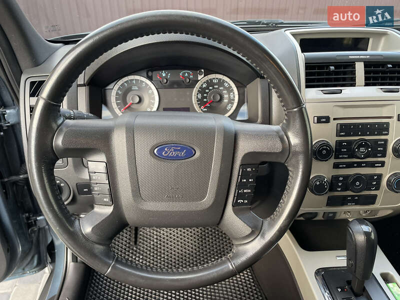 Внедорожник / Кроссовер Ford Escape 2012 в Лубнах