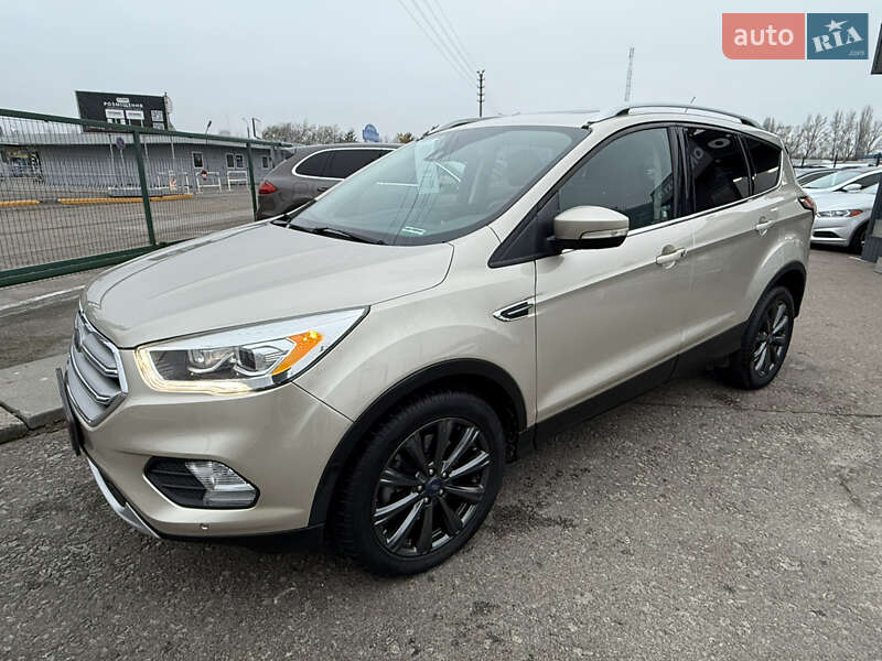 Внедорожник / Кроссовер Ford Escape 2017 в Киеве