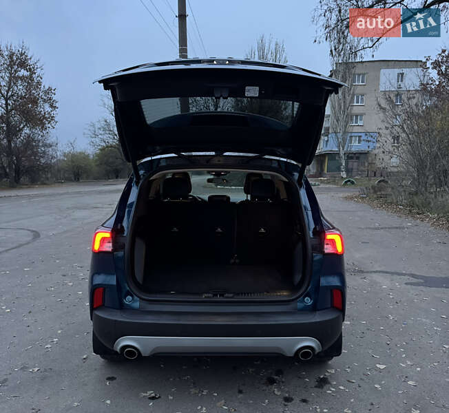 Внедорожник / Кроссовер Ford Escape 2019 в Первомайске