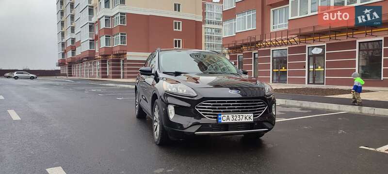 Позашляховик / Кросовер Ford Escape 2020 в Умані