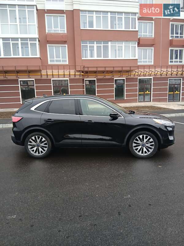 Позашляховик / Кросовер Ford Escape 2020 в Умані