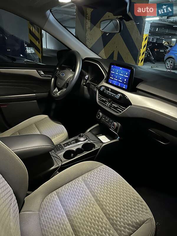 Внедорожник / Кроссовер Ford Escape 2021 в Киеве