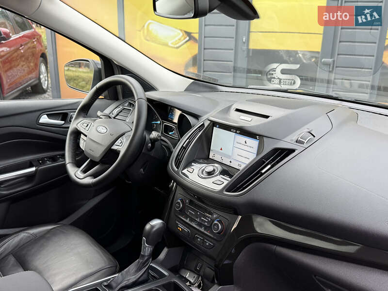 Позашляховик / Кросовер Ford Escape 2016 в Стрию