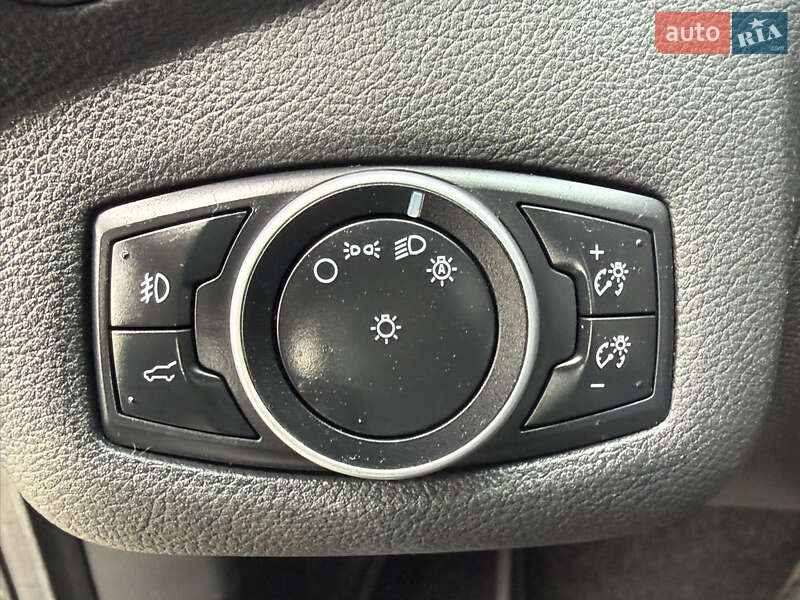 Позашляховик / Кросовер Ford Escape 2016 в Стрию