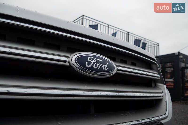 Позашляховик / Кросовер Ford Escape 2017 в Львові