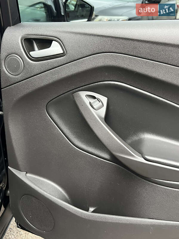 Позашляховик / Кросовер Ford Escape 2019 в Одесі фото 44 Позашляховик / Кросовер Ford Escape 2019 в Одесі