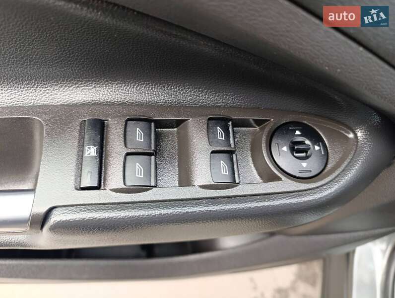 Внедорожник / Кроссовер Ford Escape 2018 в Смыге фото 19 Внедорожник / Кроссовер Ford Escape 2018 в Смыге