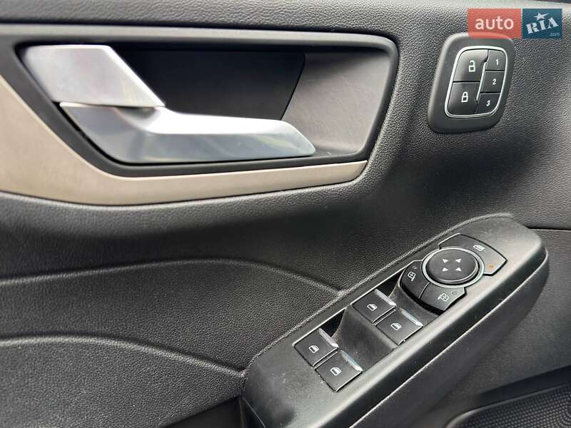 Позашляховик / Кросовер Ford Escape 2022 в Львові