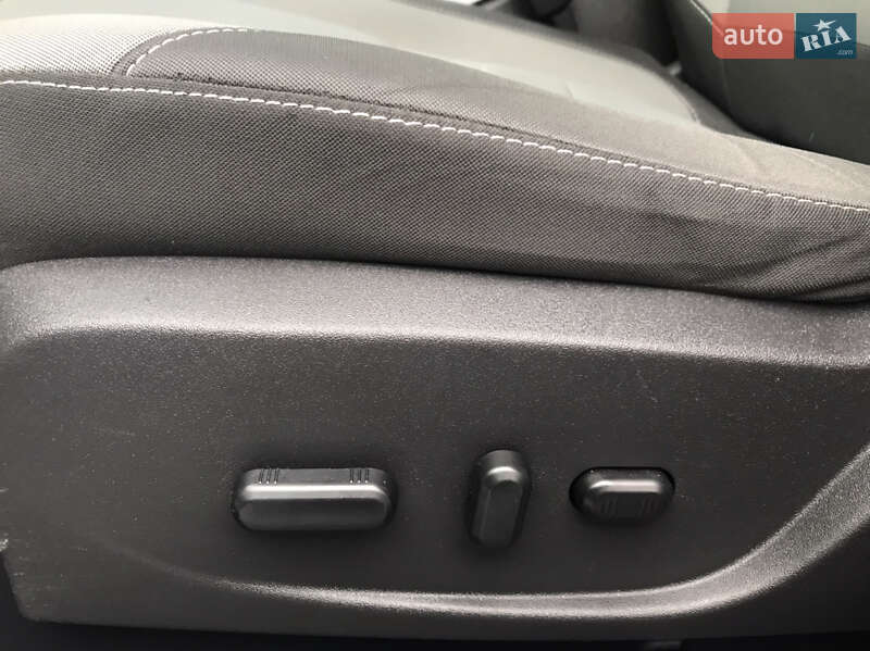 Позашляховик / Кросовер Ford Escape 2015 в Чернігові фото 18 Позашляховик / Кросовер Ford Escape 2015 в Чернігові