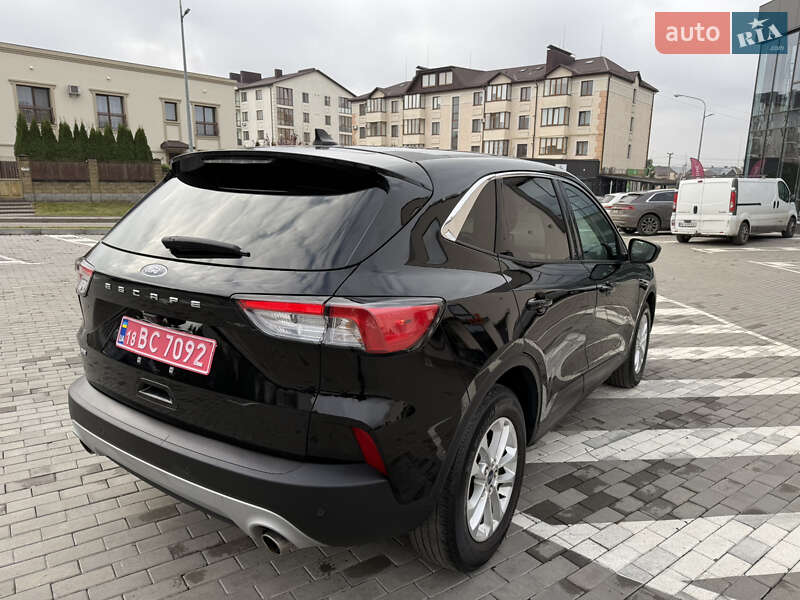 Позашляховик / Кросовер Ford Escape 2021 в Рівному