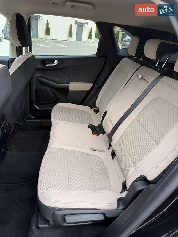 Позашляховик / Кросовер Ford Escape 2021 в Рівному