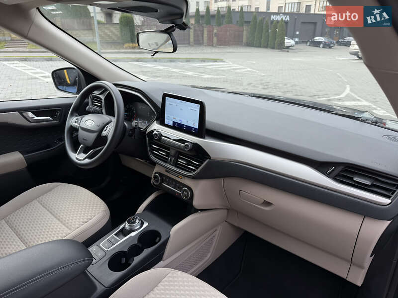 Позашляховик / Кросовер Ford Escape 2021 в Рівному