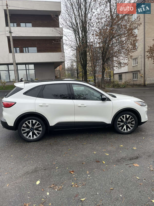 Позашляховик / Кросовер Ford Escape 2020 в Дніпрі