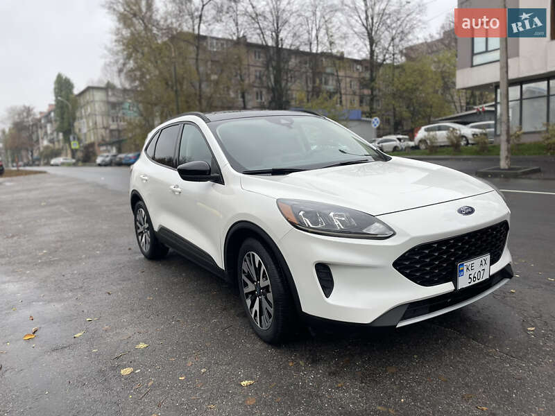 Позашляховик / Кросовер Ford Escape 2020 в Дніпрі