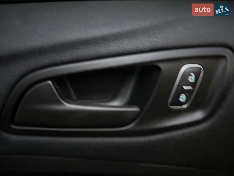 Позашляховик / Кросовер Ford Escape 2018 в Києві фото 18 Позашляховик / Кросовер Ford Escape 2018 в Києві