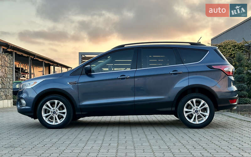 Позашляховик / Кросовер Ford Escape 2017 в Стрию