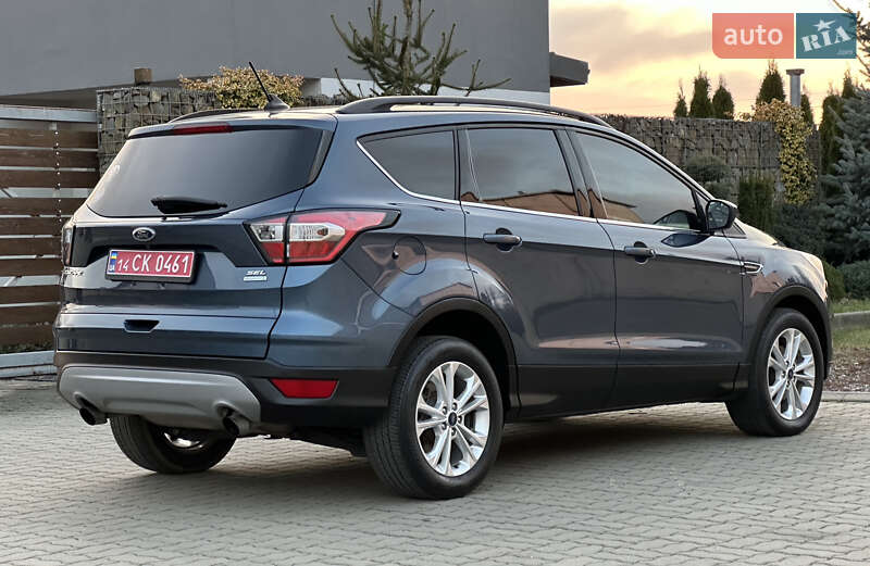 Позашляховик / Кросовер Ford Escape 2017 в Стрию