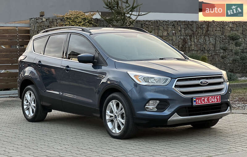 Позашляховик / Кросовер Ford Escape 2017 в Стрию