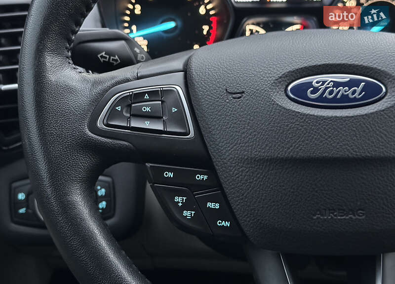 Позашляховик / Кросовер Ford Escape 2017 в Стрию