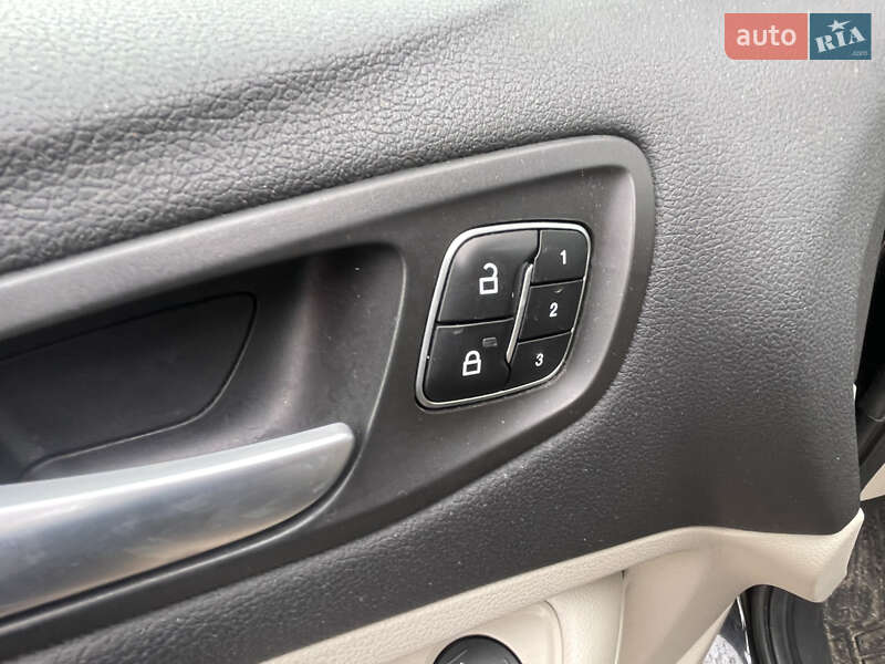 Позашляховик / Кросовер Ford Escape 2016 в Львові фото 14 Позашляховик / Кросовер Ford Escape 2016 в Львові