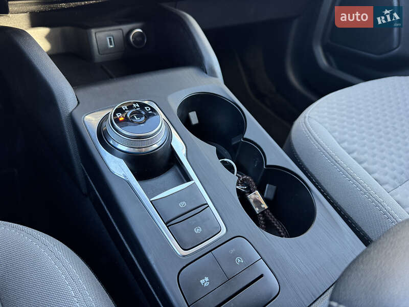 Позашляховик / Кросовер Ford Escape 2019 в Стрию