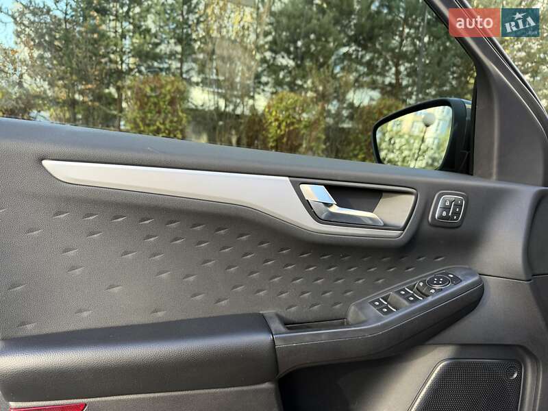 Внедорожник / Кроссовер Ford Escape 2019 в Ивано-Франковске