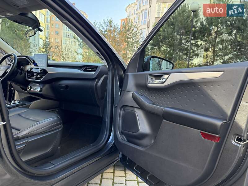 Внедорожник / Кроссовер Ford Escape 2019 в Ивано-Франковске