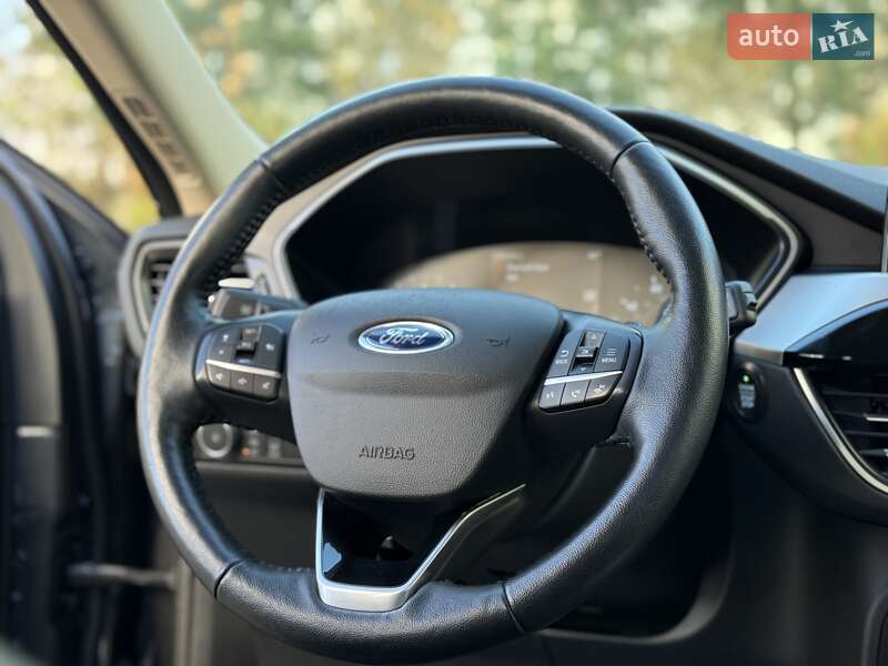 Внедорожник / Кроссовер Ford Escape 2019 в Ивано-Франковске