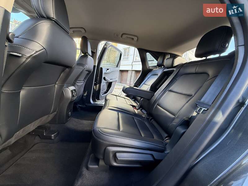 Внедорожник / Кроссовер Ford Escape 2019 в Ивано-Франковске