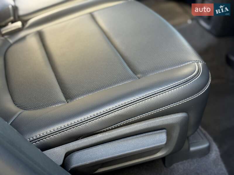 Внедорожник / Кроссовер Ford Escape 2019 в Ивано-Франковске