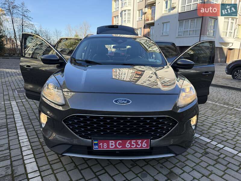Внедорожник / Кроссовер Ford Escape 2019 в Ивано-Франковске