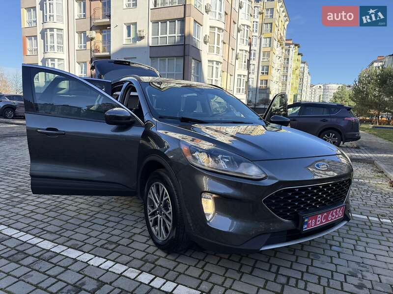 Внедорожник / Кроссовер Ford Escape 2019 в Ивано-Франковске