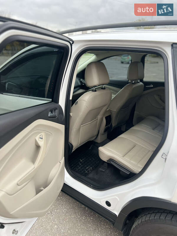 Внедорожник / Кроссовер Ford Escape 2016 в Харькове