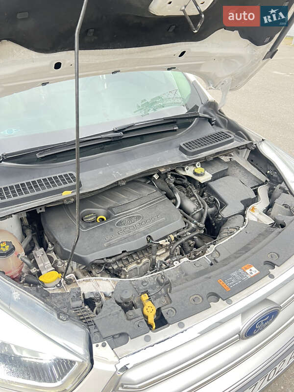 Внедорожник / Кроссовер Ford Escape 2016 в Харькове