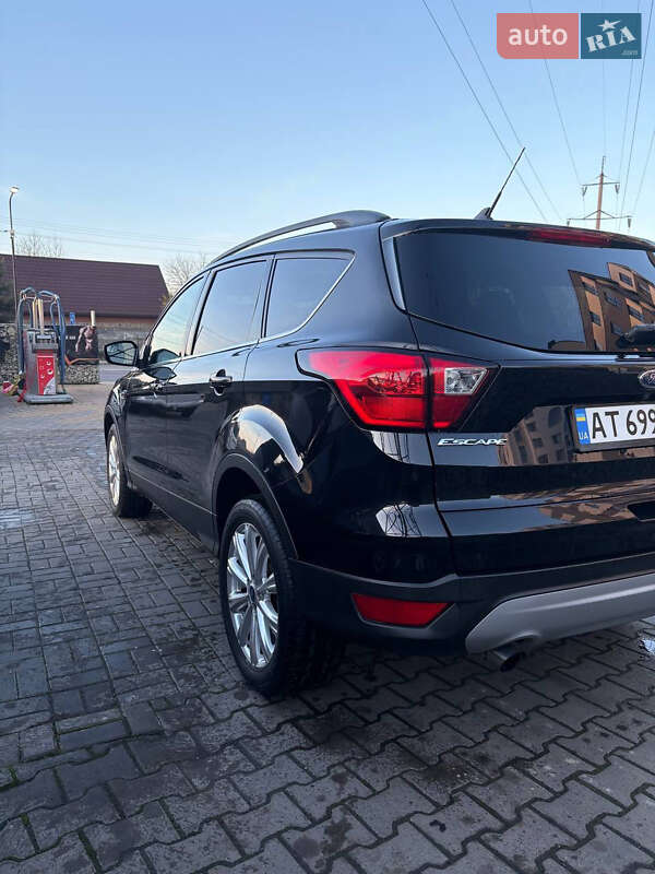 Внедорожник / Кроссовер Ford Escape 2019 в Богородчанах