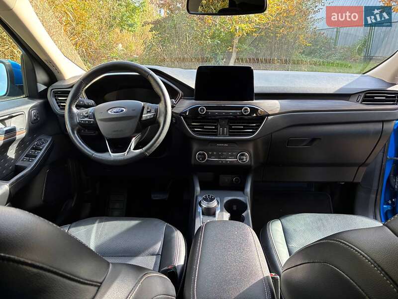 Внедорожник / Кроссовер Ford Escape 2019 в Ивано-Франковске