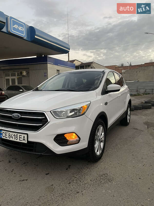 Позашляховик / Кросовер Ford Escape 2017 в Чернівцях фото 2 Позашляховик / Кросовер Ford Escape 2017 в Чернівцях