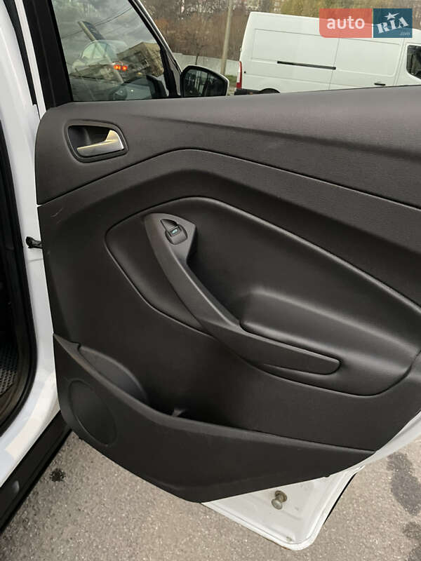Позашляховик / Кросовер Ford Escape 2017 в Чернівцях фото 17 Позашляховик / Кросовер Ford Escape 2017 в Чернівцях