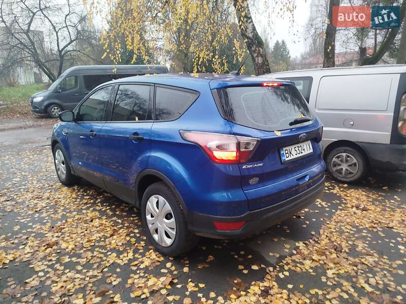 Внедорожник / Кроссовер Ford Escape 2016 в Ровно