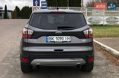 Позашляховик / Кросовер Ford Escape 2016 в Рівному