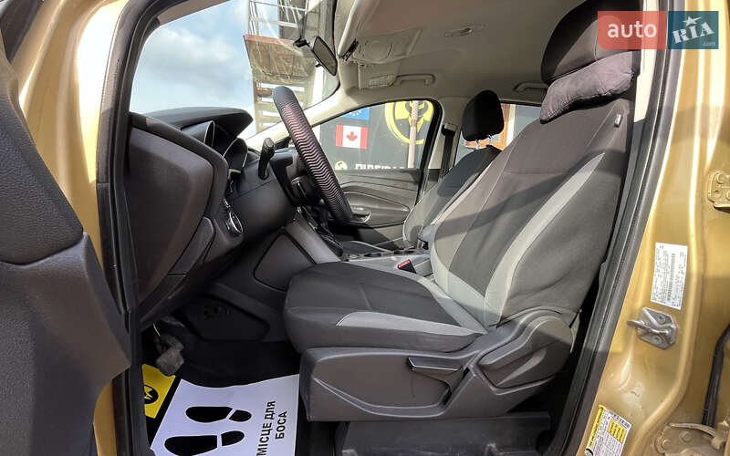 Внедорожник / Кроссовер Ford Escape 2014 в Стрые