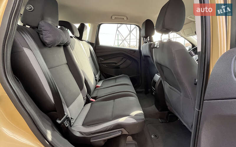 Внедорожник / Кроссовер Ford Escape 2014 в Стрые