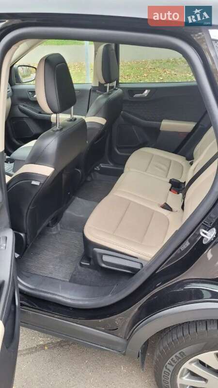 Позашляховик / Кросовер Ford Escape 2020 в Івано-Франківську