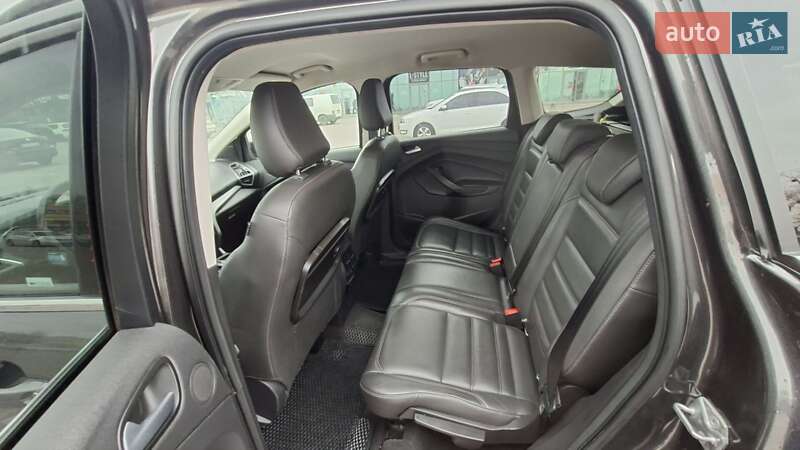 Внедорожник / Кроссовер Ford Escape 2016 в Софиевской Борщаговке