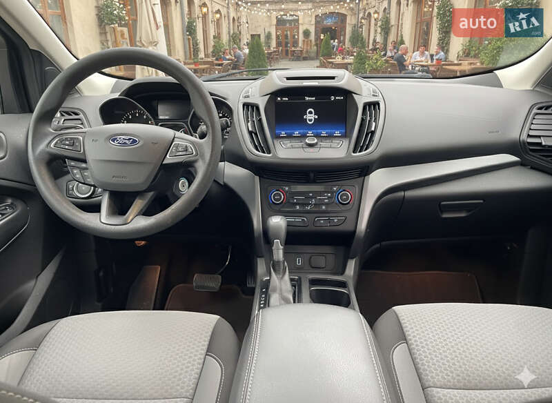 Внедорожник / Кроссовер Ford Escape 2017 в Львове
