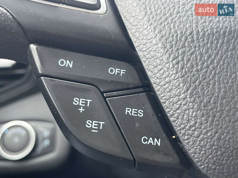 Внедорожник / Кроссовер Ford Escape 2017 в Львове