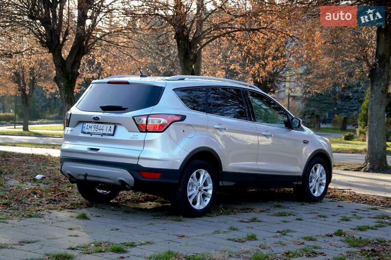 Позашляховик / Кросовер Ford Escape 2017 в Житомирі