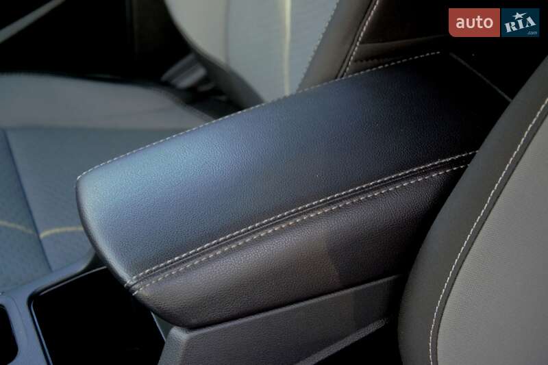 Позашляховик / Кросовер Ford Escape 2017 в Житомирі